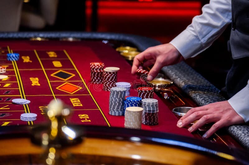 Filipino player accessing phpub Casino games on a mobile phone